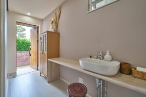 玄関から入ってすぐに手洗いができる工夫